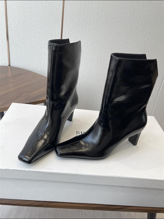 2025112817448420 390